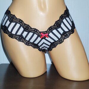 Victoria's Secret Cheeky Panties. New with Tags Size Small.